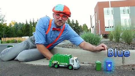 Learn Colors for Toddlers with Blippi Toys | Garbage Truck Toy - video ...