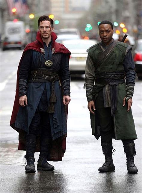 Benedict Cumberbatch y Chiwetel Ejiofor como Doctor Extraño y Barón Mordo - Fotos en eCartelera