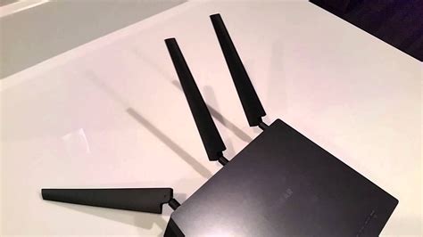 Netgear Nighthawk R7000 Antenna Flops Over - YouTube