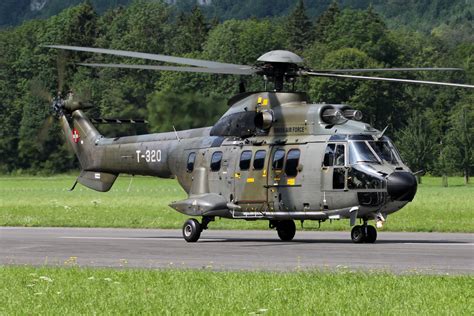 Eurocopter AS 332 Super Puma picture #03 - Barrie Aircraft Museum