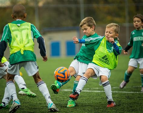 Barn Fotbollsspelare Skott · Gratis foto på Pixabay