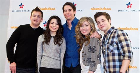 These 2 "iCarly" Cast Members Are Married Now And They're Cute AF