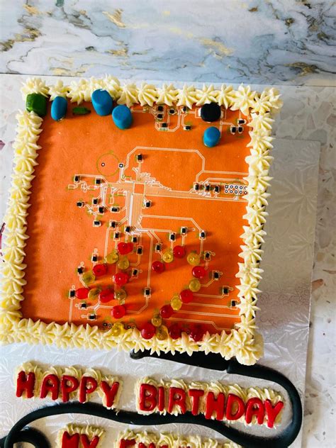 Electronics themed cake – Cake & T