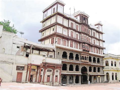 Two floors of 18th century Rajwada Palace collapse in Indore - Hindustan Times