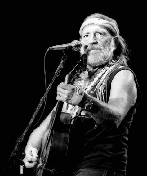 WILLIE NELSON IN concert at Pier in New York City - 1986 Old Photo 2 ...