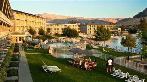 Campbell's Resort on Lake Chelan - Compare Deals