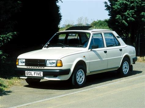 Skoda Estelle 105/120 - Classic Car Review | Honest John