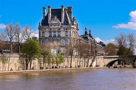 5 Most Beautiful Bridges over the Seine River in Paris - Julia's Album