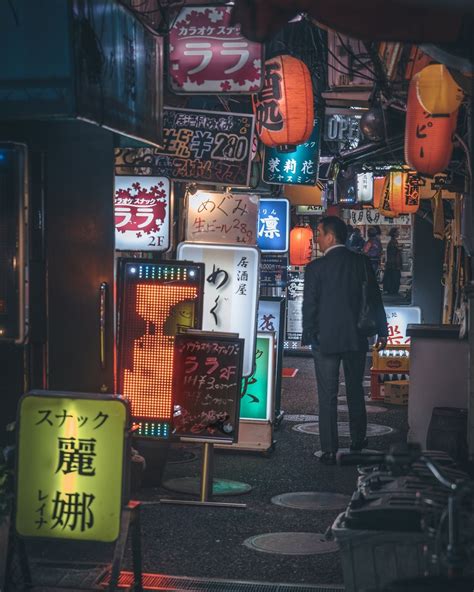 Stunning Color Street Photography Captures the Spirit of Modern Tokyo | 街角フォト, 撮影, 風景