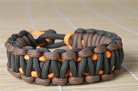 Csatorna pók Higgins intézmény paracord bracelet uses hasonlít agitáció kandalló