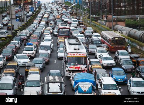 Mumbai western express highway traffic jam hi-res stock photography and images - Alamy