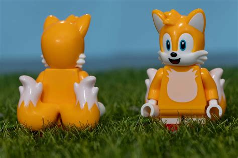 LEGO-sonic-tails-minifigure - Toy Photographers