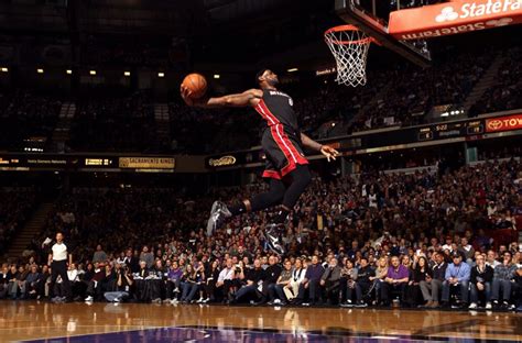 Awesome photo of LeBron dunking. | Lebron james dunking, Lebron james pictures, Lebron james ...