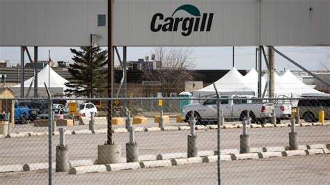 Union launches legal action to block reopening of Cargill meat ...