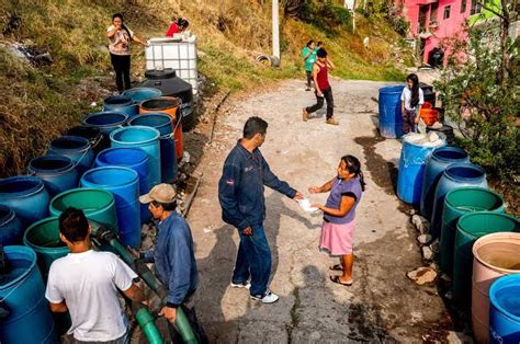 Everyone in Mexico city is suffering from lack of water.