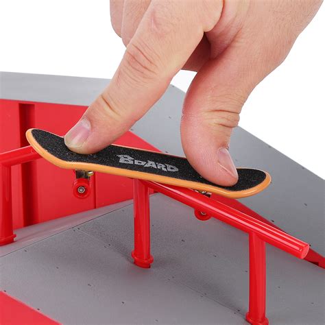 Mini Fingerboard Finger Skateboard & Skate Ramp Skate Park Play Set Kids Toy | Alexnld.com