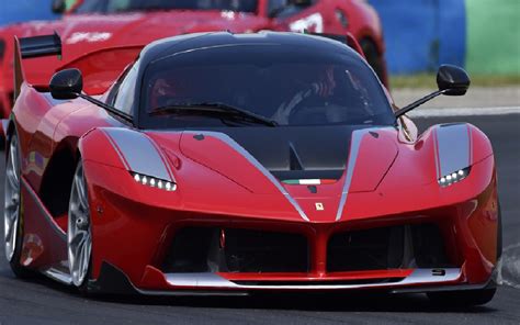 Engine sound - Ferrari FXX, FXX K, 599XX De l'essence dans mes veines