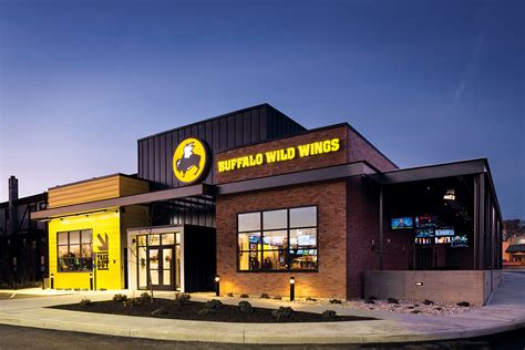 Buffalo Wild Wings to sell at least 60 locations | Nation's Restaurant News