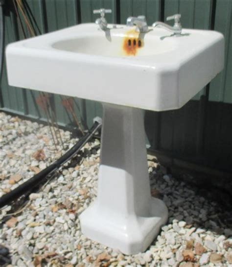 Vintage Pedestal Sink, Vintage Bathroom Sink, Bathroom Ideas, Pedistal ...