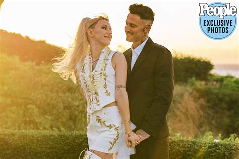 Top Chef's Michael Voltaggio Marries Bria Vinaite in Hawaii Wedding