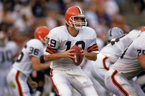 Cleveland Browns: Bernie Kosar will be analyzing the team in 2017