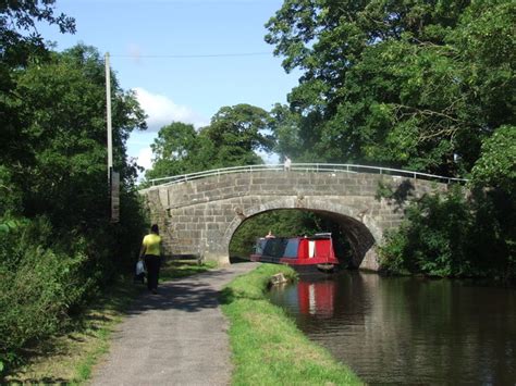 Bridge over the Lancaster Canal,... © Malc McDonald cc-by-sa/2.0 :: Geograph Britain and Ireland