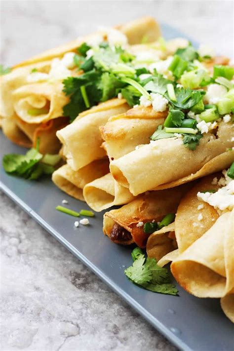 Easy Traditional Chicken Flautas Recipe