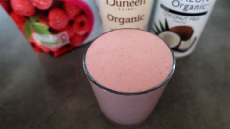 Low Carb Yogurt Smoothie Recipe - Easy 3 Ingredient Keto Smoothies