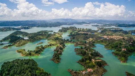 Aerial view of a beautiful reservoir in Guatapé, Antioquia, Colombia | Windows Spotlight Images