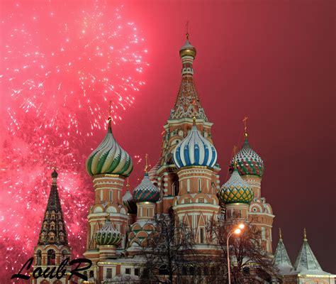 New Year Fireworks over Red Square, Moscow | By Masum Loubr [2048x1732 ...