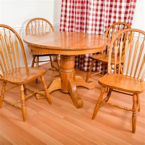 Oak Round Kitchen Table with Matching Chairs | EBTH