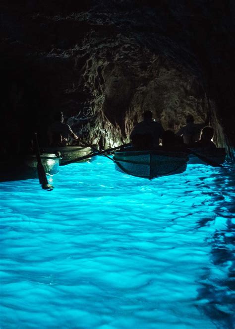 Blue Grotto in Capri | Info, timetable, best daily tours ~ SorrentoVibes