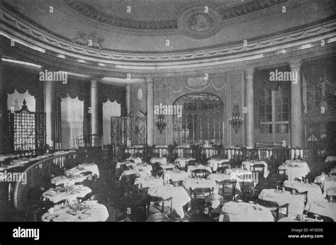 The Ritz Carlton Restaurant on board the ocean liner SS 'Leviathan', 1923. Artist: Unknown Stock ...