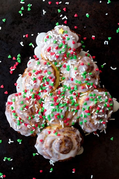 EASY Cinnamon Roll Christmas Tree • MidgetMomma