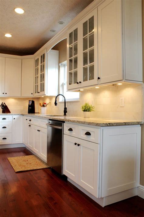 White Shaker Kitchen Cabinets: The Timeless Classic – DECOOMO