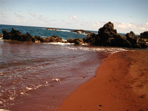 Red Sand Beach on Kaihalulu Bay - An Exotic Pocket Beach in Maui | Only ...