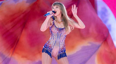 What year should Taylor Swift headline the Super Bowl Halftime Show ...