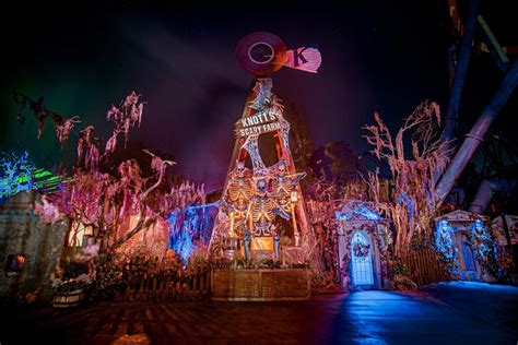 How Theme Parks Are Celebrating Halloween 2021