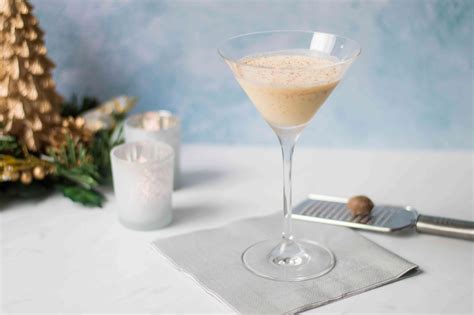 20 Festive and Easy Christmas Cocktail Recipes