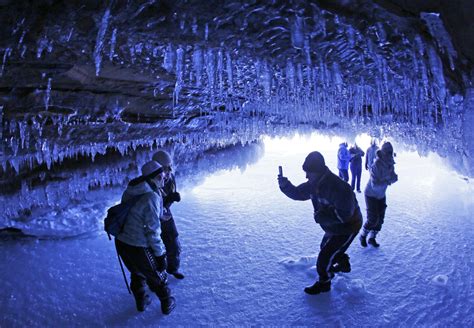 Jaw-Dropping Photos of Northern Wisconsin Ice Caves by Brian Peterson ...