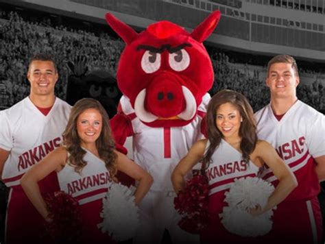 Arkansas' Big Red makes debut in 2014 Mascot Challenge