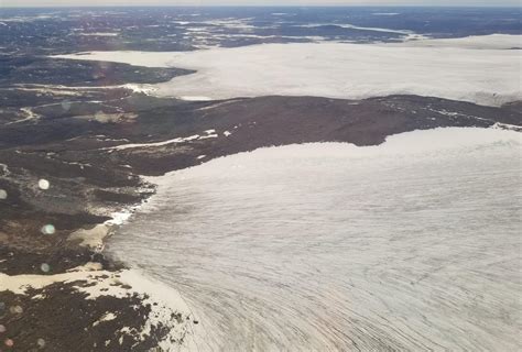 Melting Glacier, Baffin Island [3847x2603][OC] : r/EarthPorn