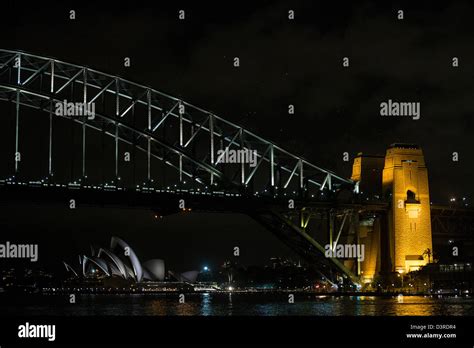 Sydney Harbour Bridge at night Stock Photo - Alamy