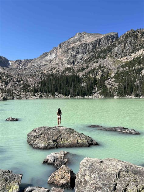 Easy Hike to Lake Haiyaha in Rocky Mountain National Park