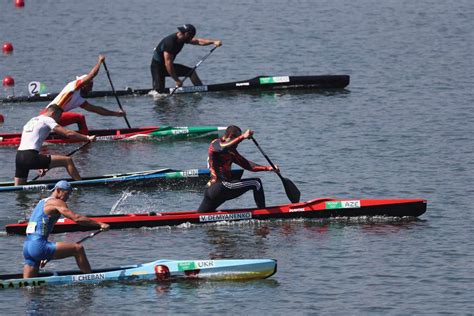 The Differences Between Olympic Canoe and Kayak Events