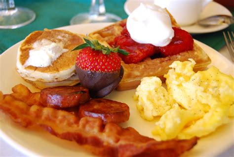 File:Breakfast!.jpg - Wikimedia Commons