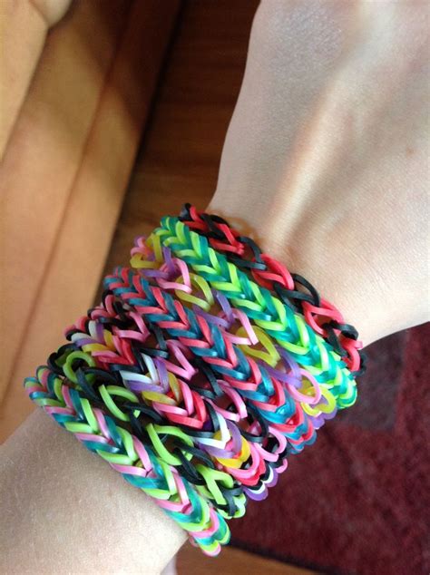 Pin by Tifanny Land on crafts 2! | Rainbow loom designs, Loom bands ...