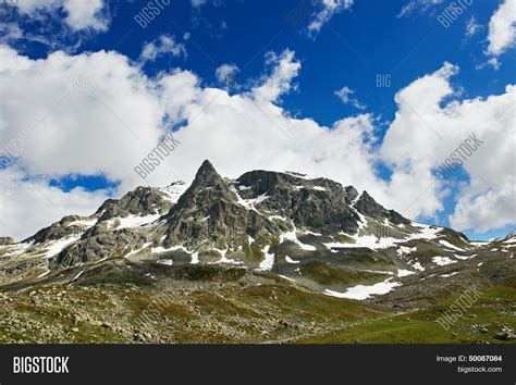 Scenic India Himalayas Image & Photo (Free Trial) | Bigstock