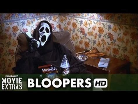 a compilation of horror movie bloopers : HorrorWeekly