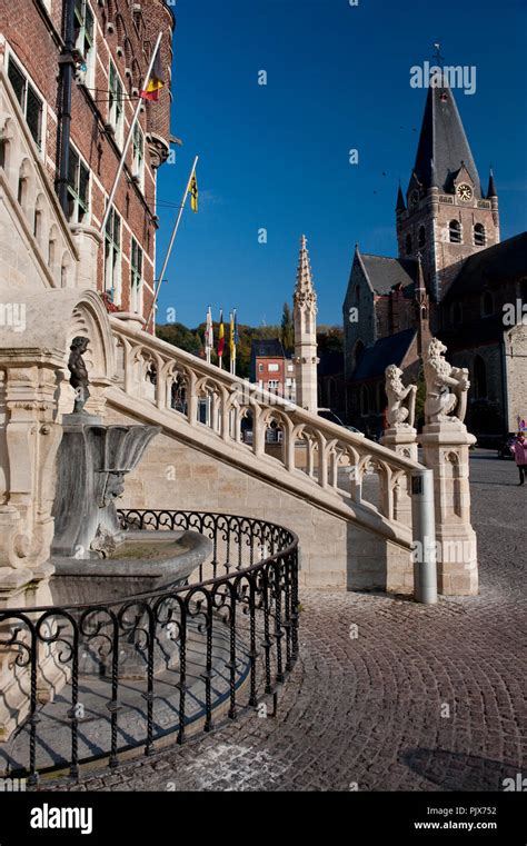 The Manneken Pis statue in Geraardsbergen (Belgium, 22/10/2011 Stock Photo - Alamy